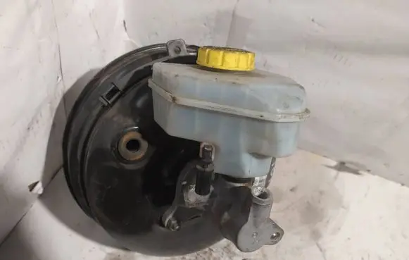 Volkswagen Touareg II Brake booster 7P0612101B