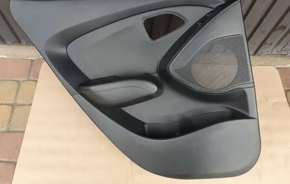 Hyundai ix35 Coupe rear side trim panel 83310-2y00