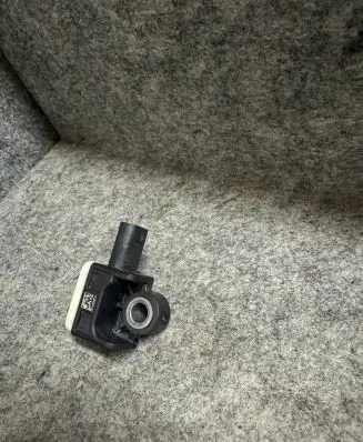 Dodge Durango Airbag deployment crash/impact sensor 56054085AA A1668210151