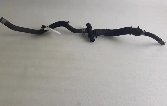 Coolant pipe/hose