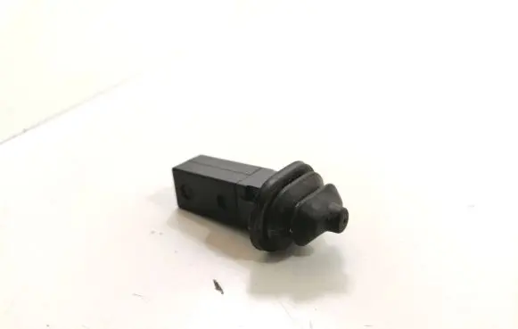 BMW 5 GT F07 Fuel tank opening switch 8228939
