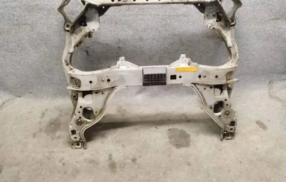 BMW 1 E81 E87 Front subframe 6771335 5107741085 5207914228