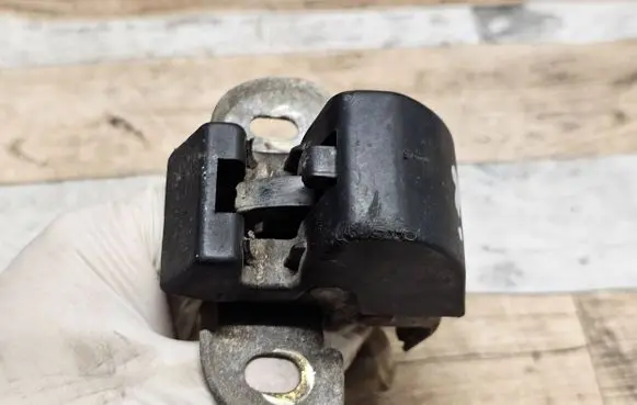 Renault Master II Loading door lock 352439