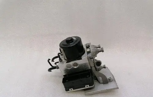 Mercedes-Benz C W204 ABS Pump A1724315312