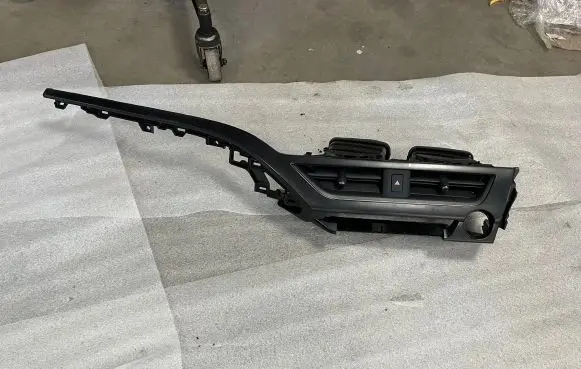 Lexus UX Other center console (tunnel) element 5540576030