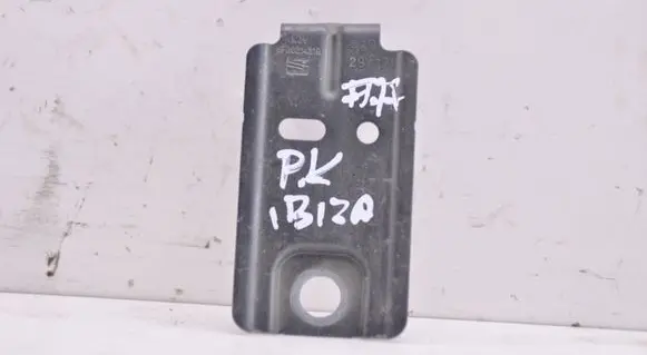 Seat Ibiza V (KJ) Fender mounting bracket 6F0821431B