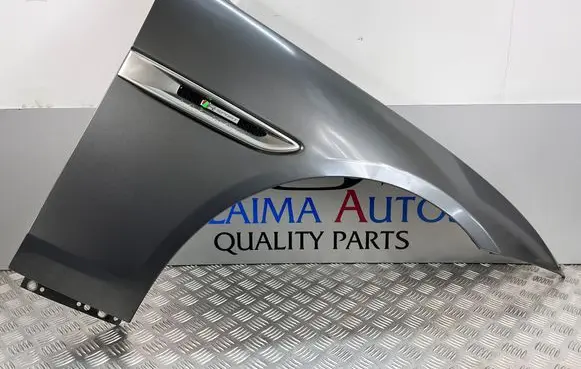 Jaguar XE Fender 