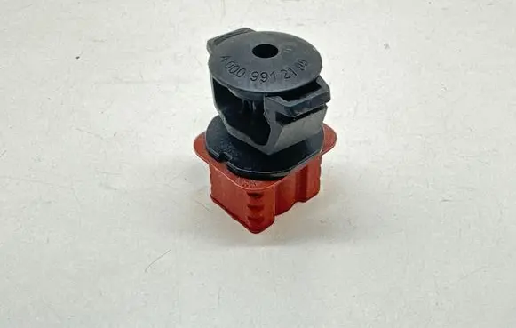 Mercedes-Benz B W246 W242 Radiator mount bracket A0009912195