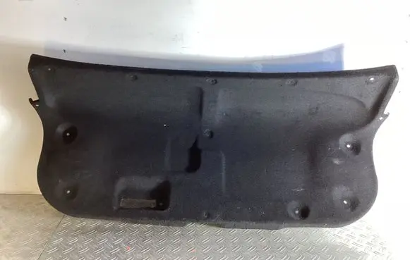 Tailgate trim