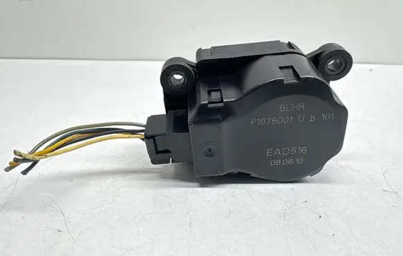 Peugeot 3008 I Air flap motor/actuator P1975001 090610 EAD516