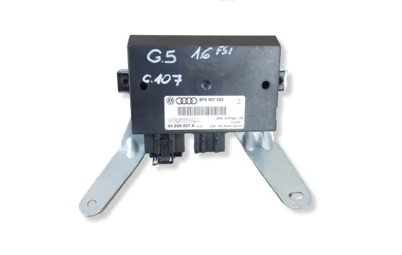 Volkswagen Golf V Tow bar trailer control unit/module 8P0907383 58299507A