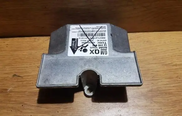 Opel Zafira B Airbag control unit/module 13246046 404745a2