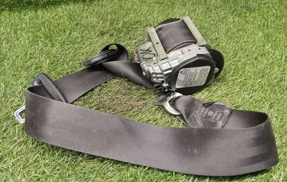 Skoda Octavia Mk2 (1Z) Front seatbelt 1Z0857702C 616015800