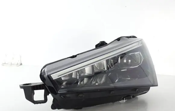 Skoda Scala Headlight/headlamp 657941015A