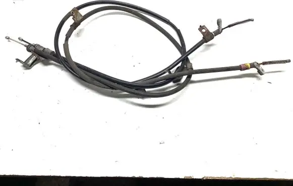 Nissan Qashqai+2 Hand brake release cable 
