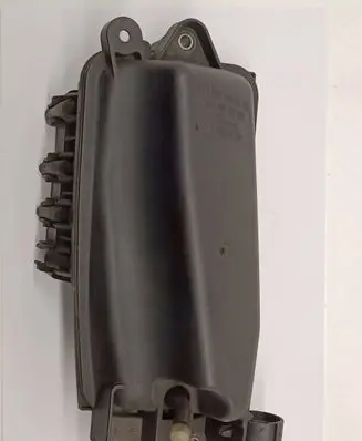 Vacuum air tank