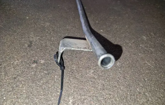 Isuzu D-Max Oil level dip stick 