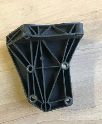 BMW 5 E60 E61 A/C compressor mount bracket 7792202