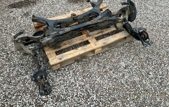 Toyota C-HR I Rear axle beam