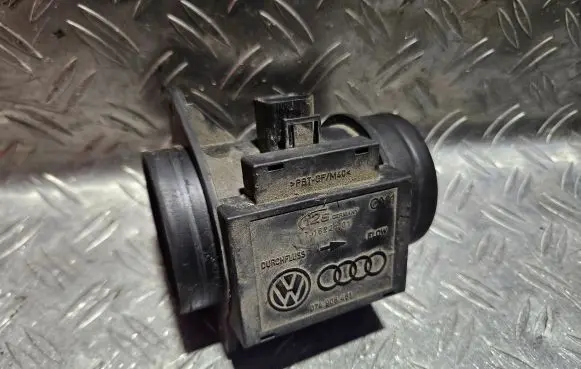 Volkswagen Golf III Mass air flow meter 074906461