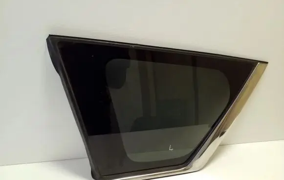 Peugeot 4007 Rear side window