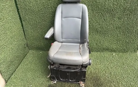 Mercedes-Benz Vito Viano W639 Front driver seat 6399106101 A6399106101
