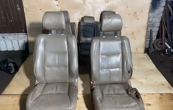 Seat set