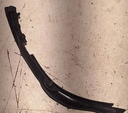 BMW X5 E70 Engine compartment rubber 77417012 7185551