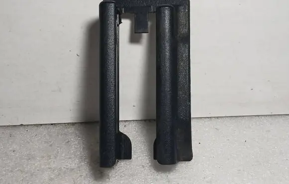 Mercedes-Benz C W203 (B) pillar trim (bottom) 2039190620