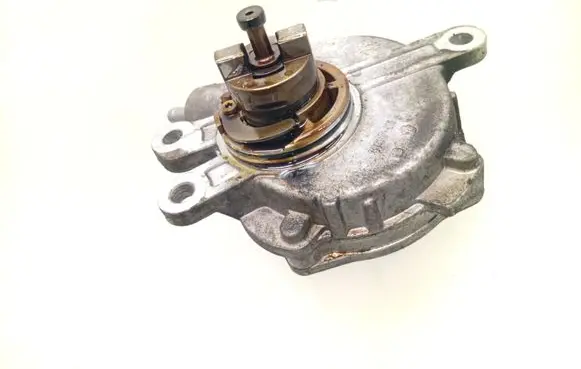 Toyota Avensis T270 Vacuum pump 4906