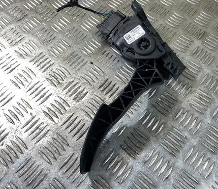 Volvo XC60 Accelerator throttle pedal 31329371