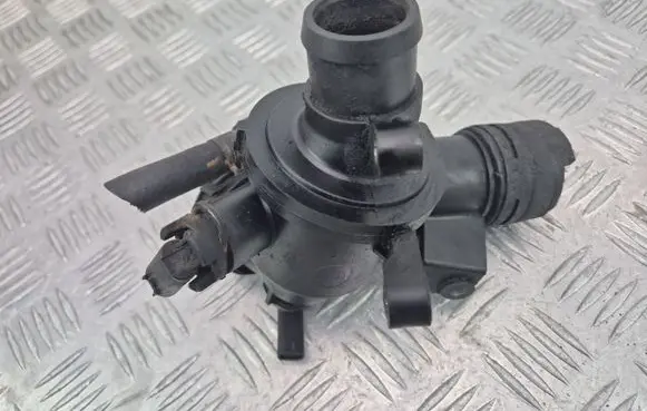 Mercedes-Benz Sprinter W906 Thermostat/thermostat housing A6512000615