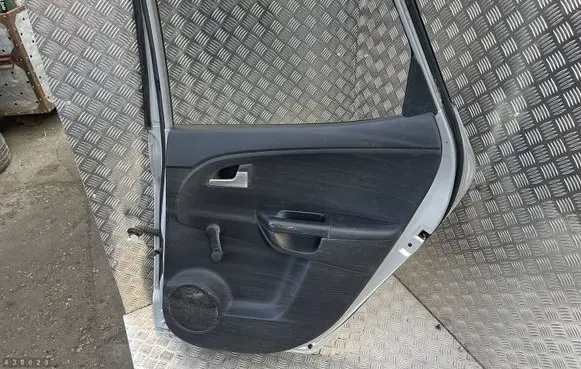 KIA Venga Rear door