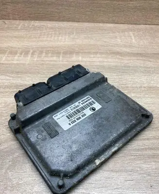 Skoda Fabia Mk1 (6Y) Engine control unit/module ECU 03E906033A 5WP4430508