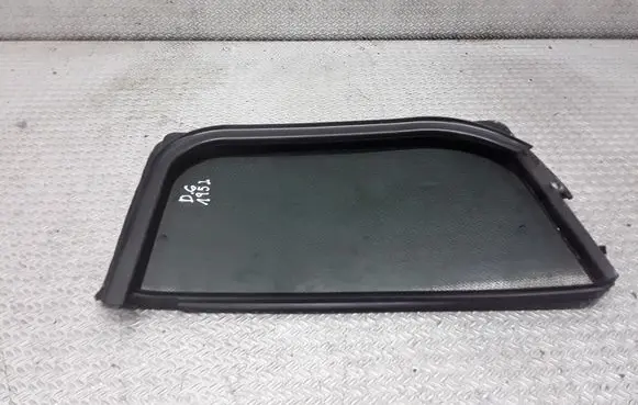Mazda 5 Rear side window