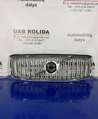 Volvo XC90 Front bumper upper radiator grill