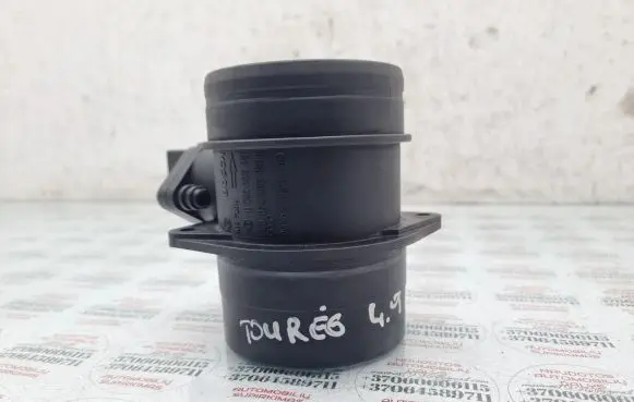 Volkswagen Touareg I Mass air flow meter 074906461B