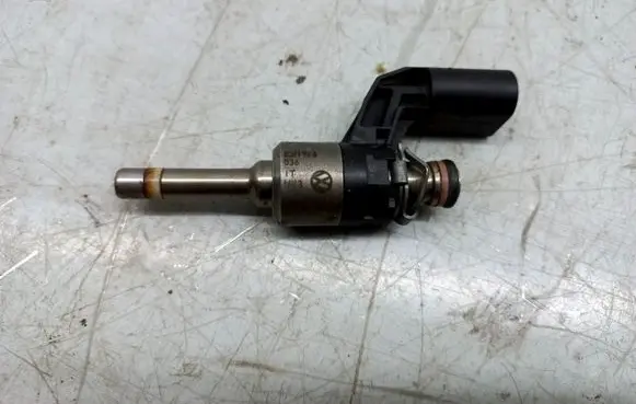 Porsche Cayenne (92A) Fuel injector 03H906036