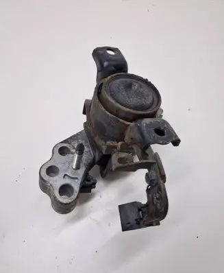 Toyota Verso Engine mount bracket