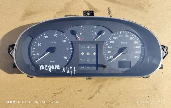 Renault Megane I Speedometer (instrument cluster) P8200059776 246875km NS0363709K