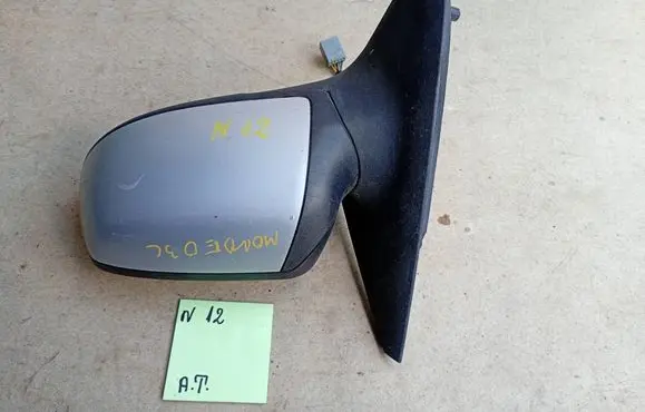 Ford Mondeo Mk III Front door electric wing mirror 8956565