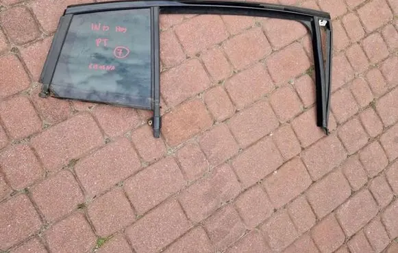 Opel Insignia B Sliding door window/glass 