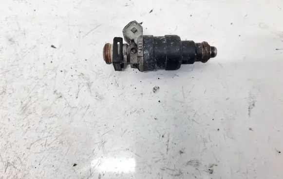 Audi A4 S4 B5 8D Fuel injector 078133551D