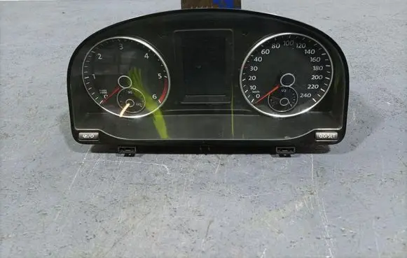Volkswagen Caddy Speedometer (instrument cluster) 2K5920866C