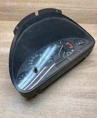BMW 3 E36 Speedometer (instrument cluster) 8372357 110008735