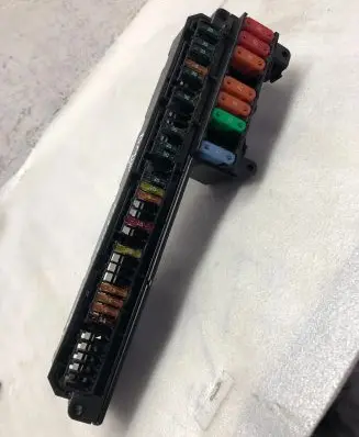 BMW 5 E60 E61 Fuse module 6114695733002