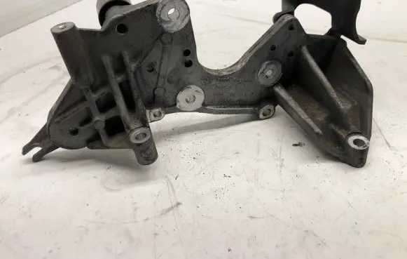 Audi A5 8T 8F Fuel pump bracket 059130147P
