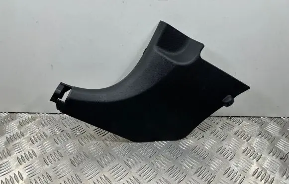 Hyundai Tucson TL Foot area side trim 85825D7900