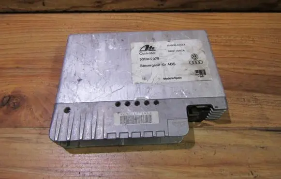 Volkswagen PASSAT B3 ABS control unit/module 535907379 10.0935-0134.4