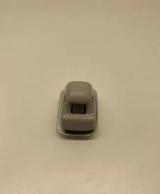 Chevrolet Traverse II Sun visor clip/hook/bracket 84136822